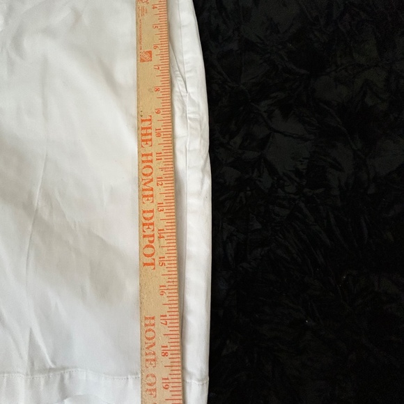 Vineyard Vines Breaker Chino White Shorts - Picture 2 of 9